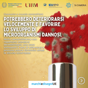 Grafica su sfondo dorato che mostra un primo piano di un rossetto rosso con evidenti macchie di muffa sulla superficie, a dimostrazione del deterioramento.